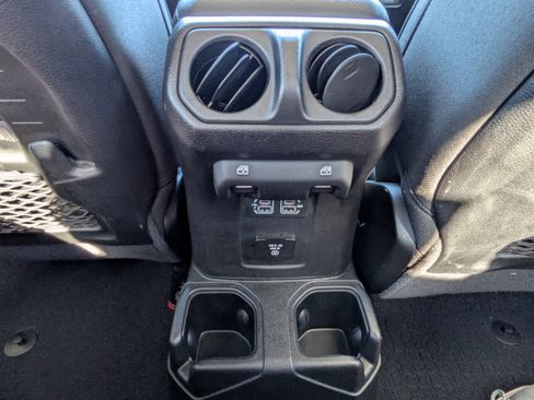 Used 2020 Jeep Gladiator Mojave image 17