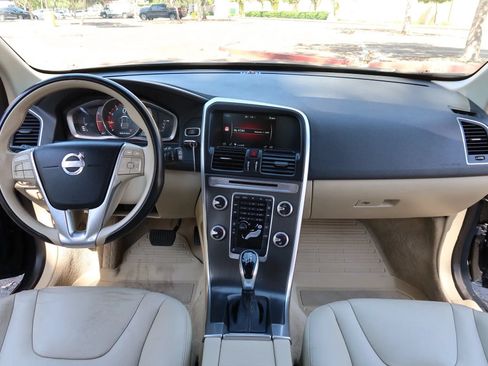 Used 2015 Volvo XC60 T5 w/ Protection Package AWD/4WD image 14