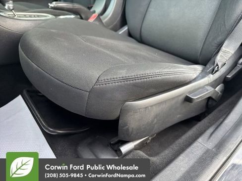 Used 2012 Dodge Avenger SE image 24