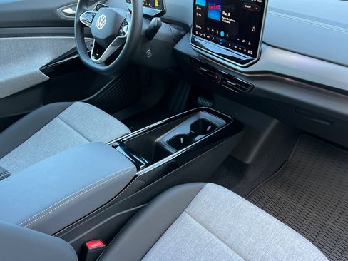 New 2025 Volkswagen ID.4 Pro image 16