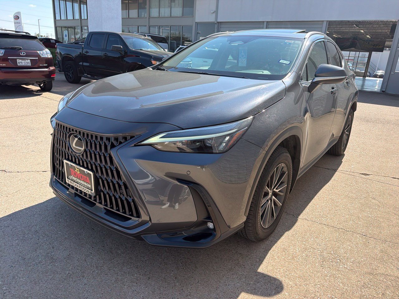 Used 2025 Lexus NX 250 FWD w/ Accessory Package (2T) image 5