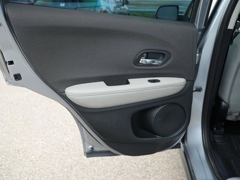 Used 2019 Honda HR-V LX image 15
