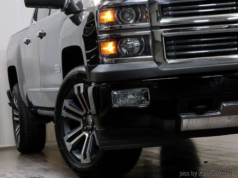 Used 2015 Chevrolet Silverado 1500 High Country w/ High Country Premium Package AWD/4WD image 4