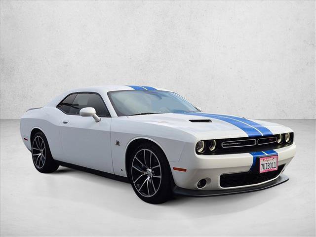 Used 2016 Dodge Challenger R/T Scat Pack w/ Technology Group RWD image 3