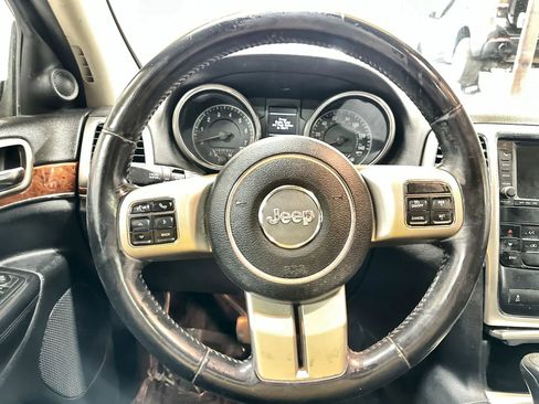 Used 2011 Jeep Grand Cherokee Limited AWD/4WD image 16