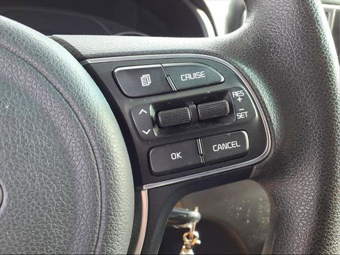 Used 2019 Kia Sportage LX image 16