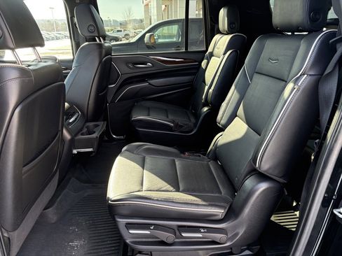 Used 2022 Cadillac Escalade ESV Premium Luxury w/ Performance Package image 12