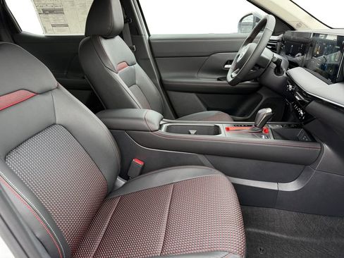 New 2026 Nissan Kicks SR w/ Cold Weather Package image 15