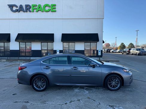 Used 2018 Lexus ES 350 w/ Premier Package image 16