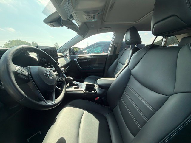 Used 2025 Toyota RAV4 XLE Premium w/ Weather Package AWD/4WD image 5