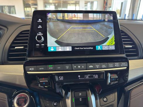 New 2026 Honda Odyssey Touring image 17