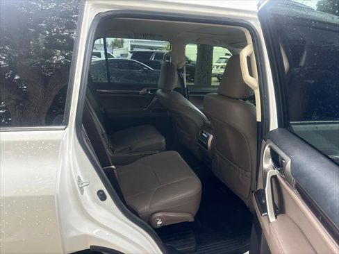 Used 2020 Lexus GX 460 Premium AWD/4WD image 22