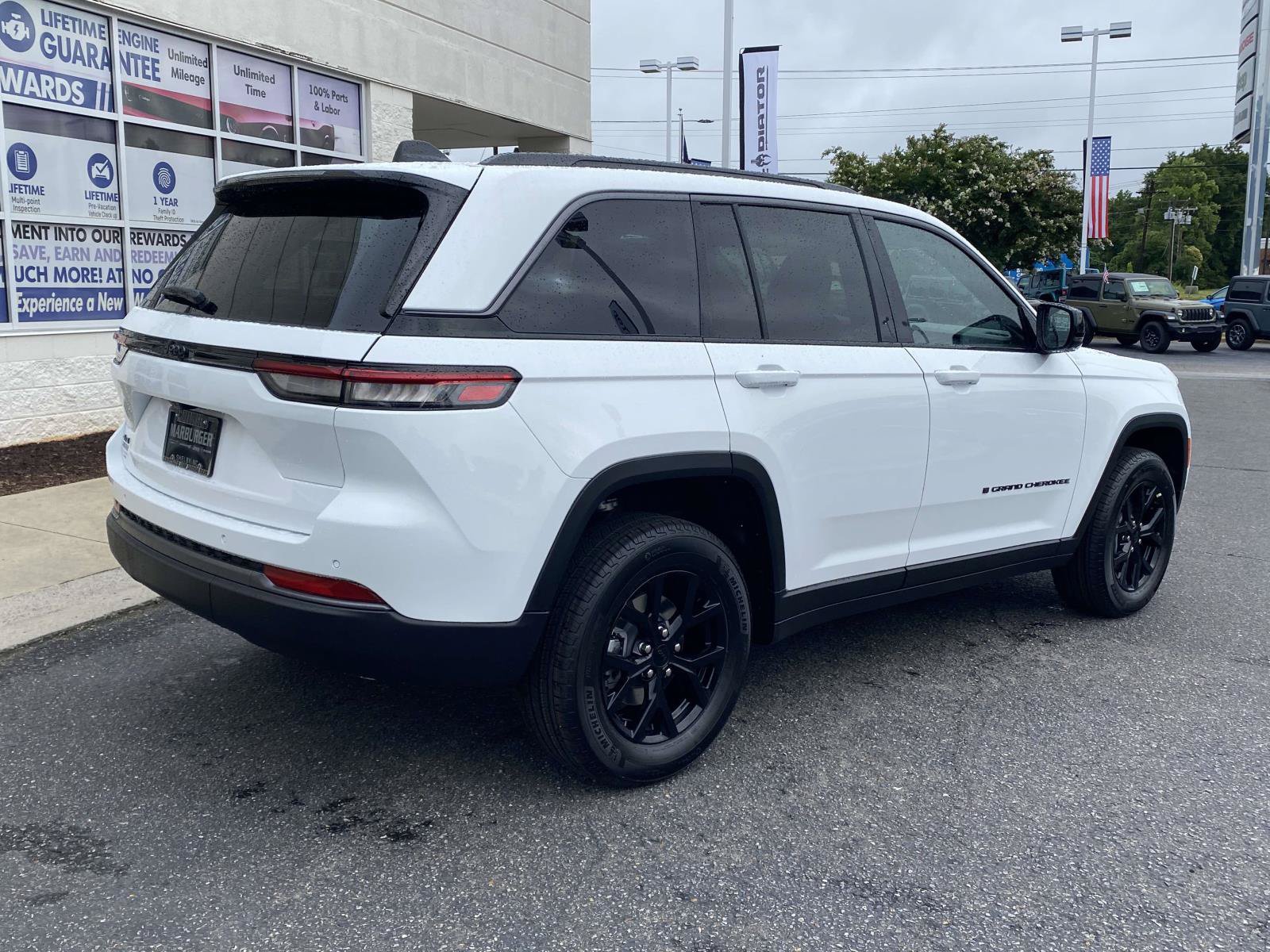 New 2026 Jeep Grand Cherokee Altitude AWD/4WD image 7
