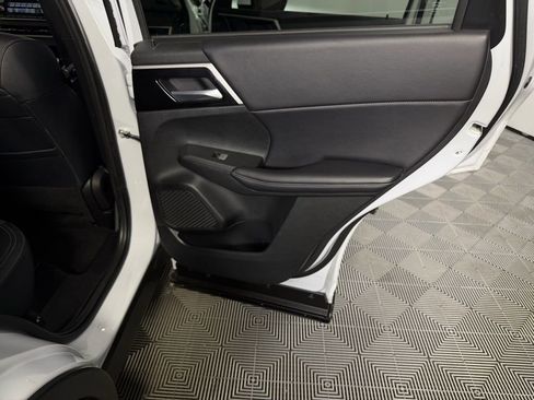 Used 2024 Mitsubishi Outlander Ralliart image 30