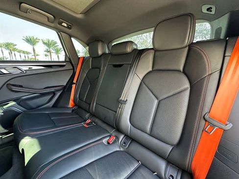 Used 2022 Porsche Macan S image 36