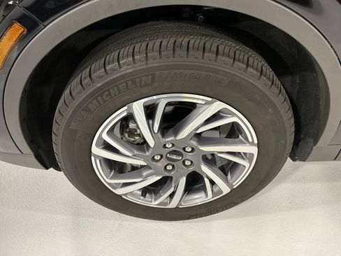 Used 2023 Lincoln Corsair AWD w/ Equipment Group 101A image 8