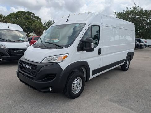 Used 2026 RAM ProMaster 2500 w/ Convenience Group FWD image 10