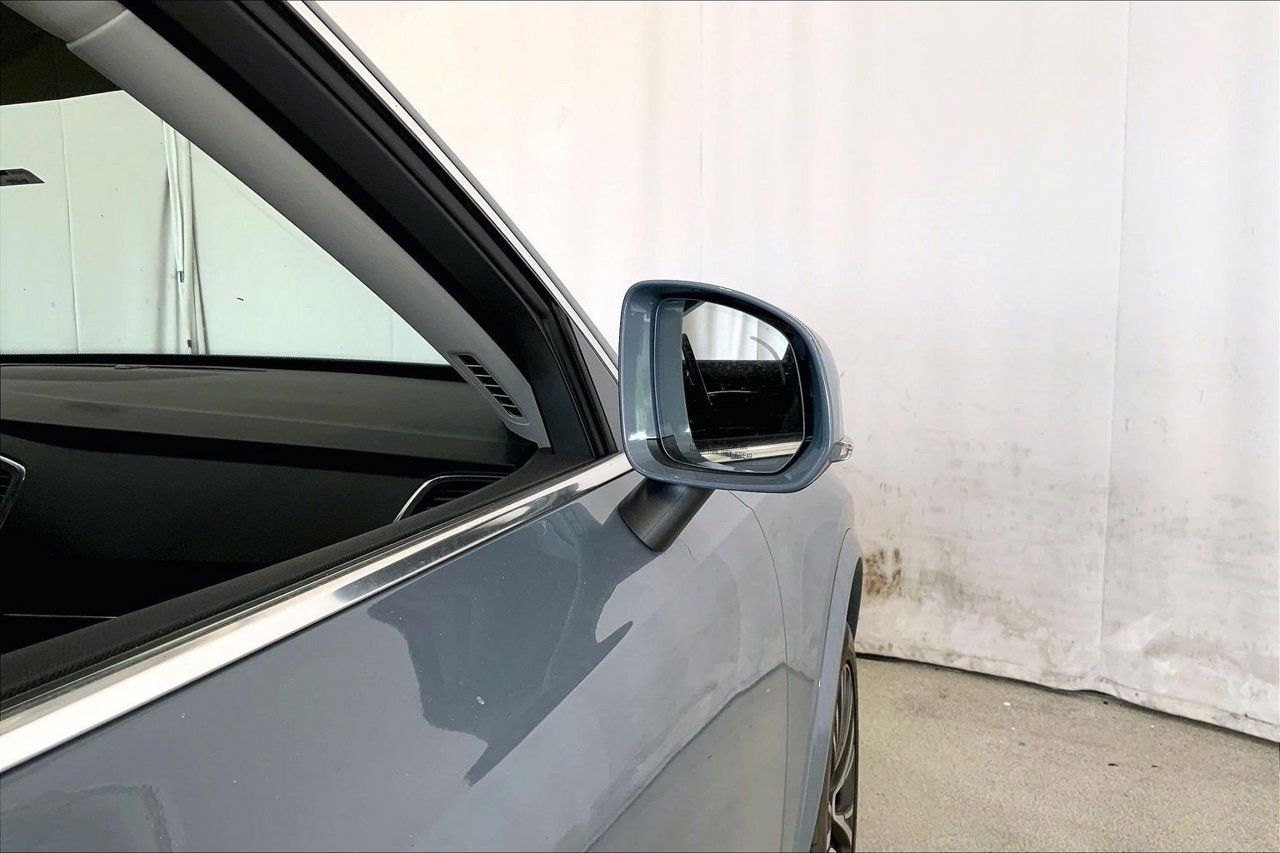 Used 2020 Volvo XC90 T6 Momentum w/ Protection Package Premier AWD/4WD image 11