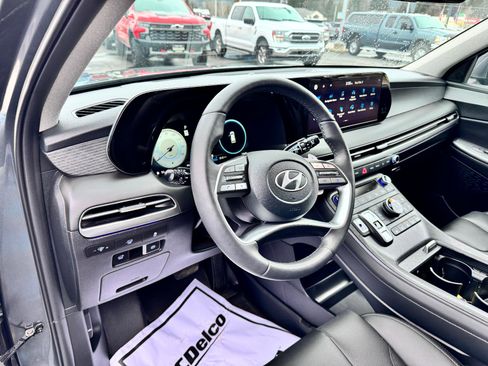 Used 2025 Hyundai Palisade Limited image 9