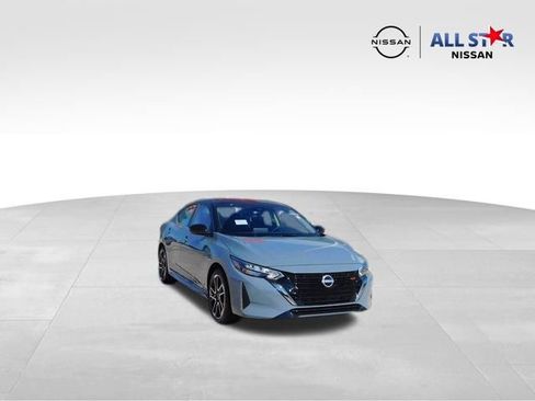 Used 2025 Nissan Sentra SR image 1