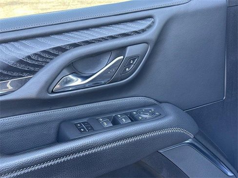 Used 2023 GMC Yukon Denali image 17