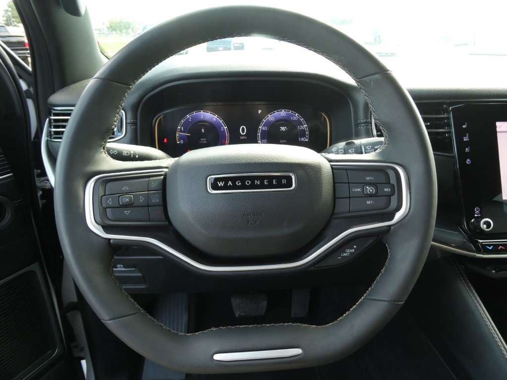 Used 2023 Jeep Wagoneer 4WD w/ Premium Group I image 40