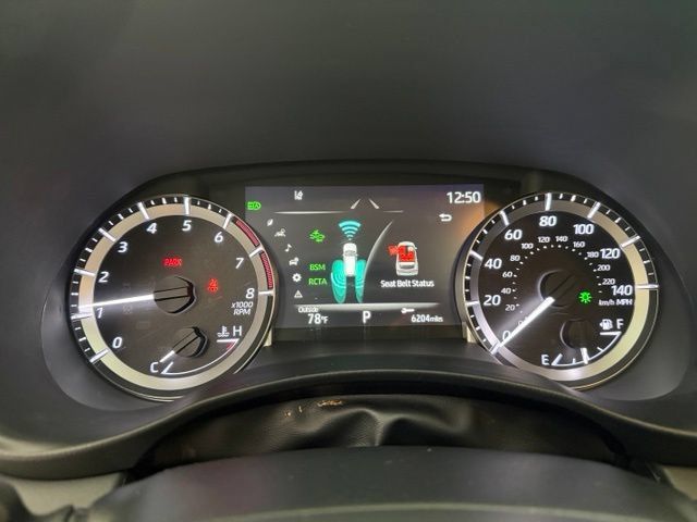 Used 2023 Toyota Highlander XLE AWD/4WD image 18