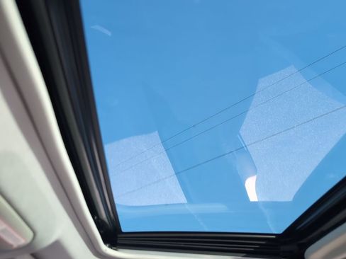 Used 2021 Toyota RAV4 XLE Premium image 30