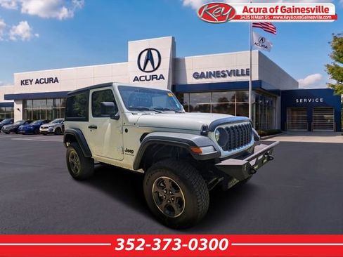 Used 2025 Jeep Wrangler Sport AWD/4WD image 1