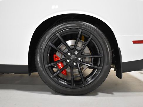 Used 2023 Dodge Challenger SRT Hellcat w/ Driver Convenience Group RWD image 9