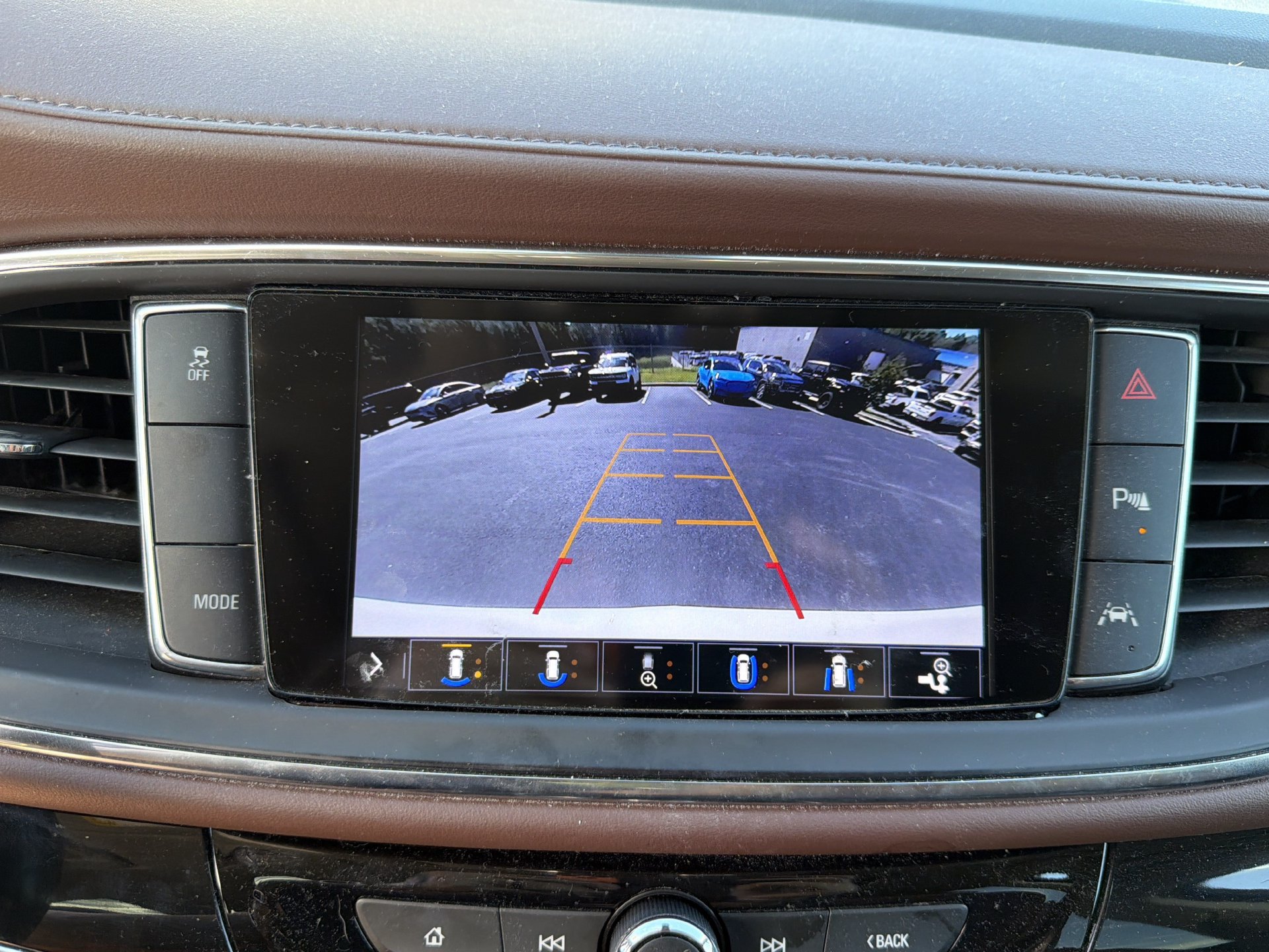Used 2021 Buick Enclave Avenir w/ LPO, Hit The Road Package FWD image 3