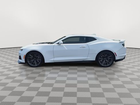 Certified 2023 Chevrolet Camaro ZL1 RWD image 5