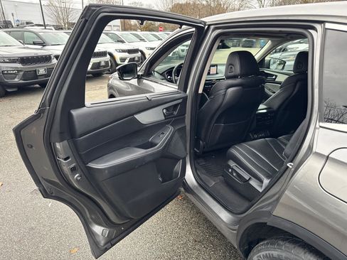 Used 2024 Acura MDX SH-AWD w/ Technology Package image 32