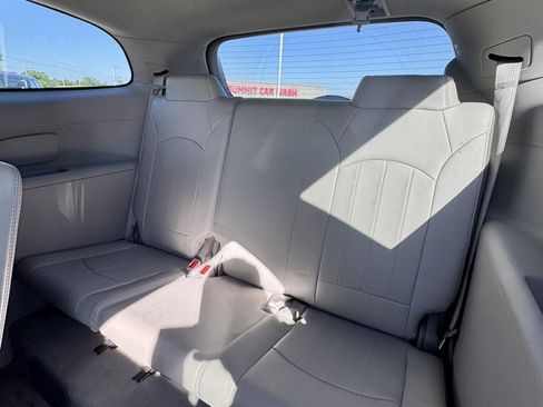 Used 2017 Buick Enclave Leather FWD image 10