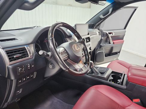 Used 2023 Lexus GX 460 Premium w/ Premium Package image 18