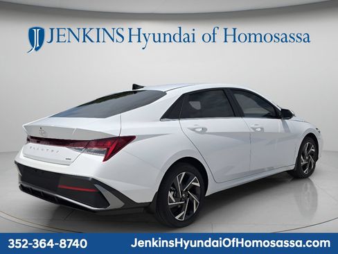 New 2026 Hyundai Elantra Limited FWD image 4