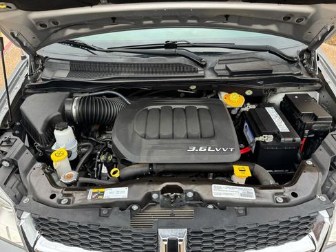 Used 2017 Dodge Grand Caravan SE w/ Power Window Group image 15