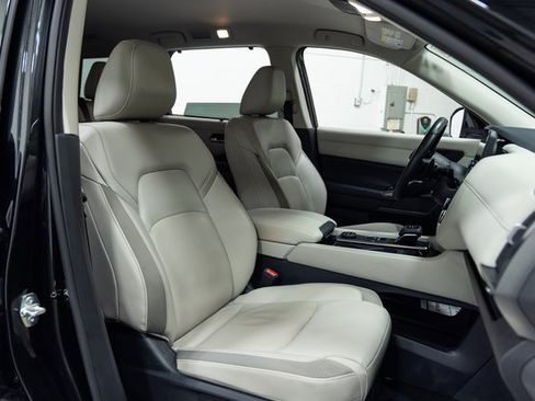 Used 2024 Nissan Pathfinder SL image 25