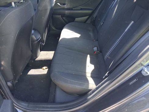 Used 2022 Hyundai Elantra SEL w/ Preferred Accessory Package FWD image 11