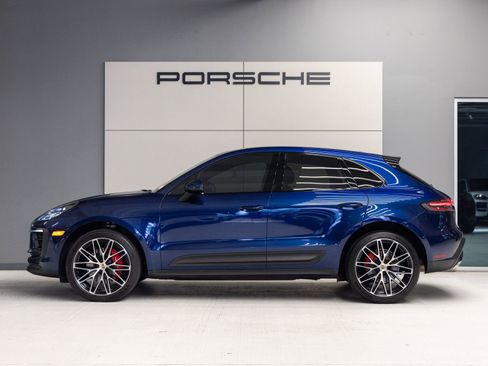 Certified 2023 Porsche Macan S AWD/4WD image 2