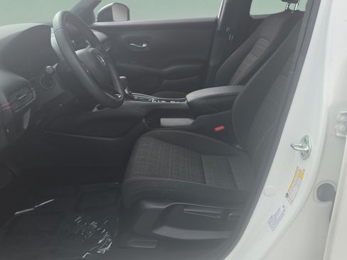 Certified 2024 Honda HR-V Sport image 9