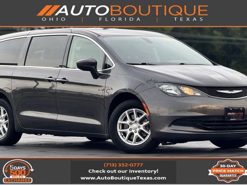 Used 2020 Chrysler Voyager LX image 1