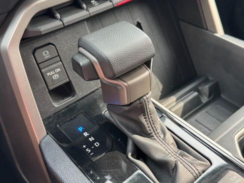 Used 2022 Toyota Tundra SR5 AWD/4WD image 22