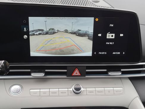 New 2026 Hyundai Elantra Limited FWD image 18