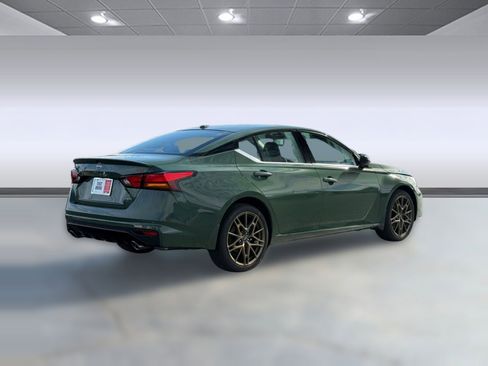 New 2025 Nissan Altima 2.5 SR image 8