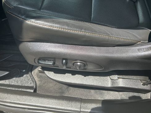 Used 2019 Chevrolet Traverse Premier w/ Redline Edition image 12