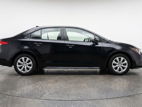 Used 2025 Toyota Corolla LE FWD image 11