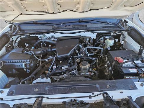 Used 2016 Toyota Tacoma SR image 23