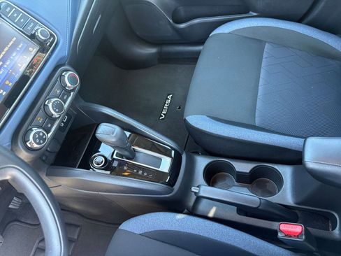 Used 2025 Nissan Versa SV image 39