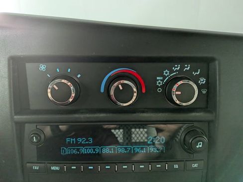 Used 2018 Chevrolet Express 2500 w/ Driver Convenience Package RWD image 18